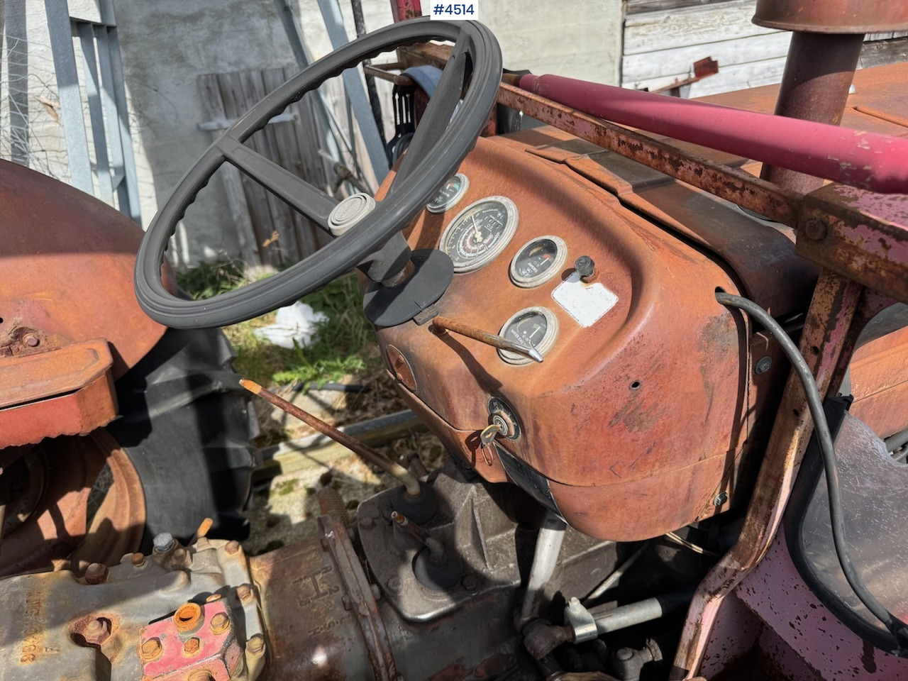 جرار 1968 Massey Ferguson 133: صور 14