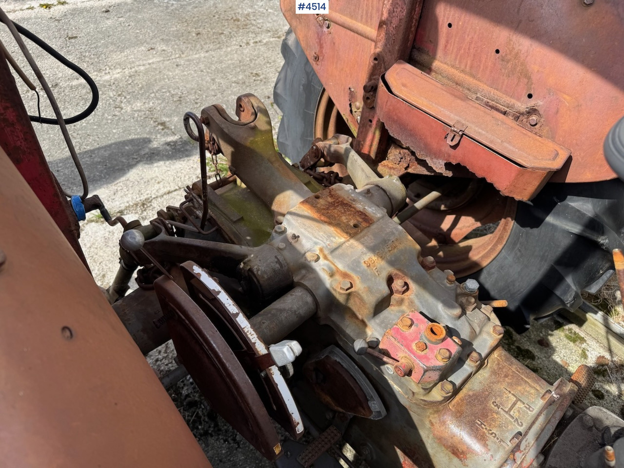 جرار 1968 Massey Ferguson 133: صور 17