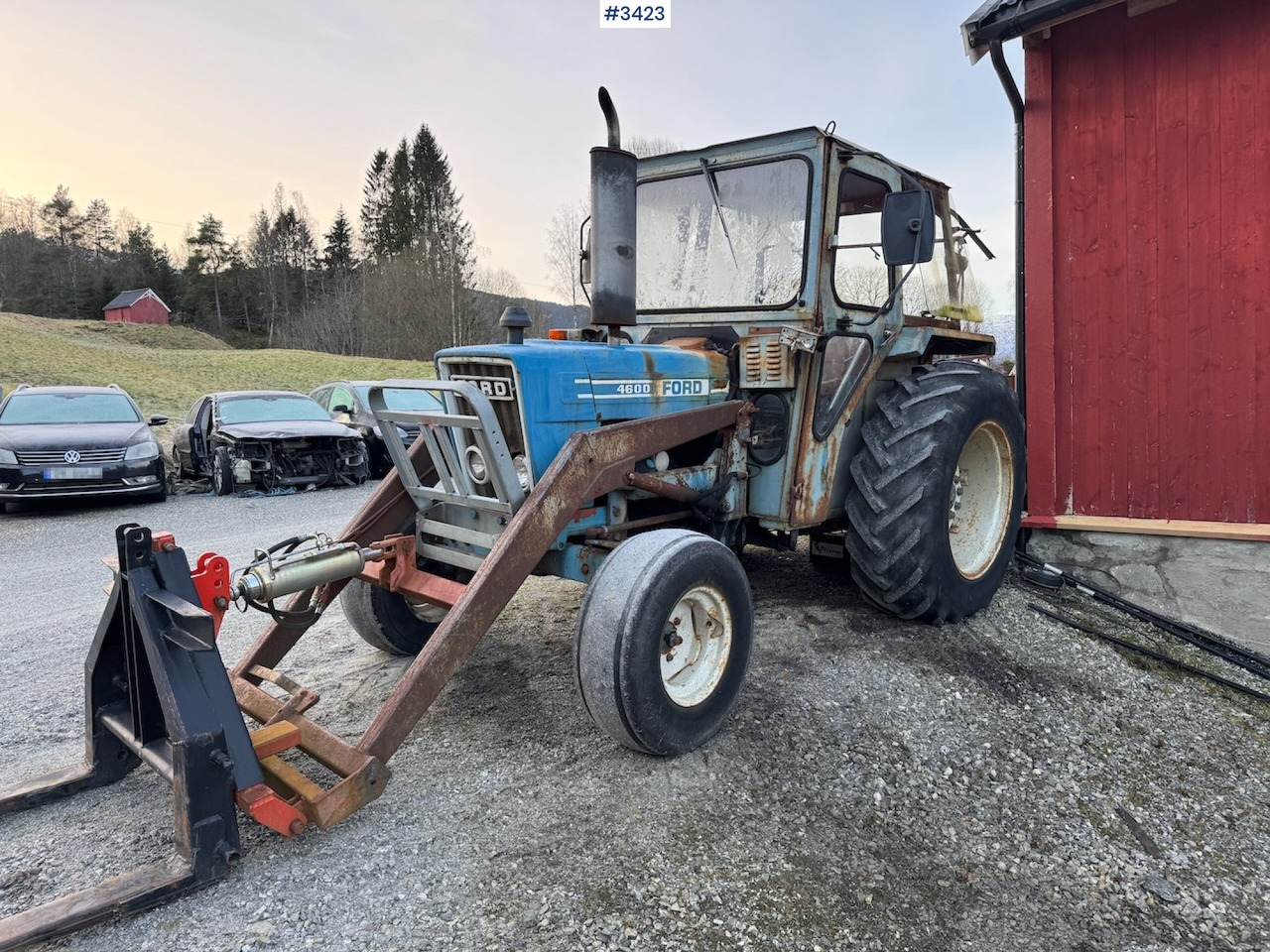 1981 Ford 4600 w/front loader, bucket and pallet fork. - جرار: صور 1 1981 Ford 4600 w/front loader, bucket and pallet fork. - جرار: صور 1