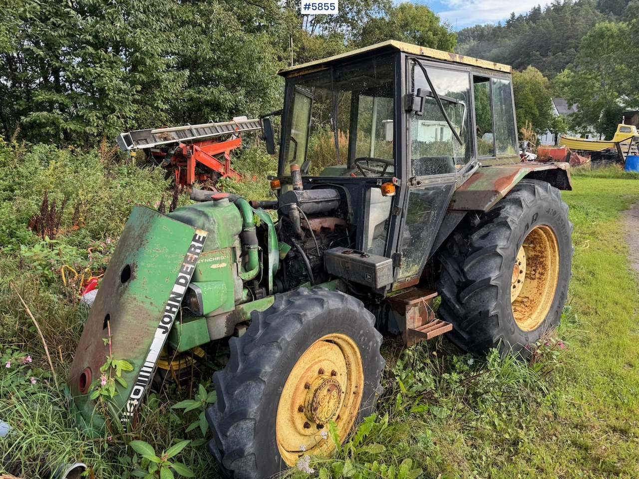 1982 John Deere 1140 with front loader and a parts tractor - جرار: صور 3 1982 John Deere 1140 with front loader and a parts tractor - جرار: صور 3