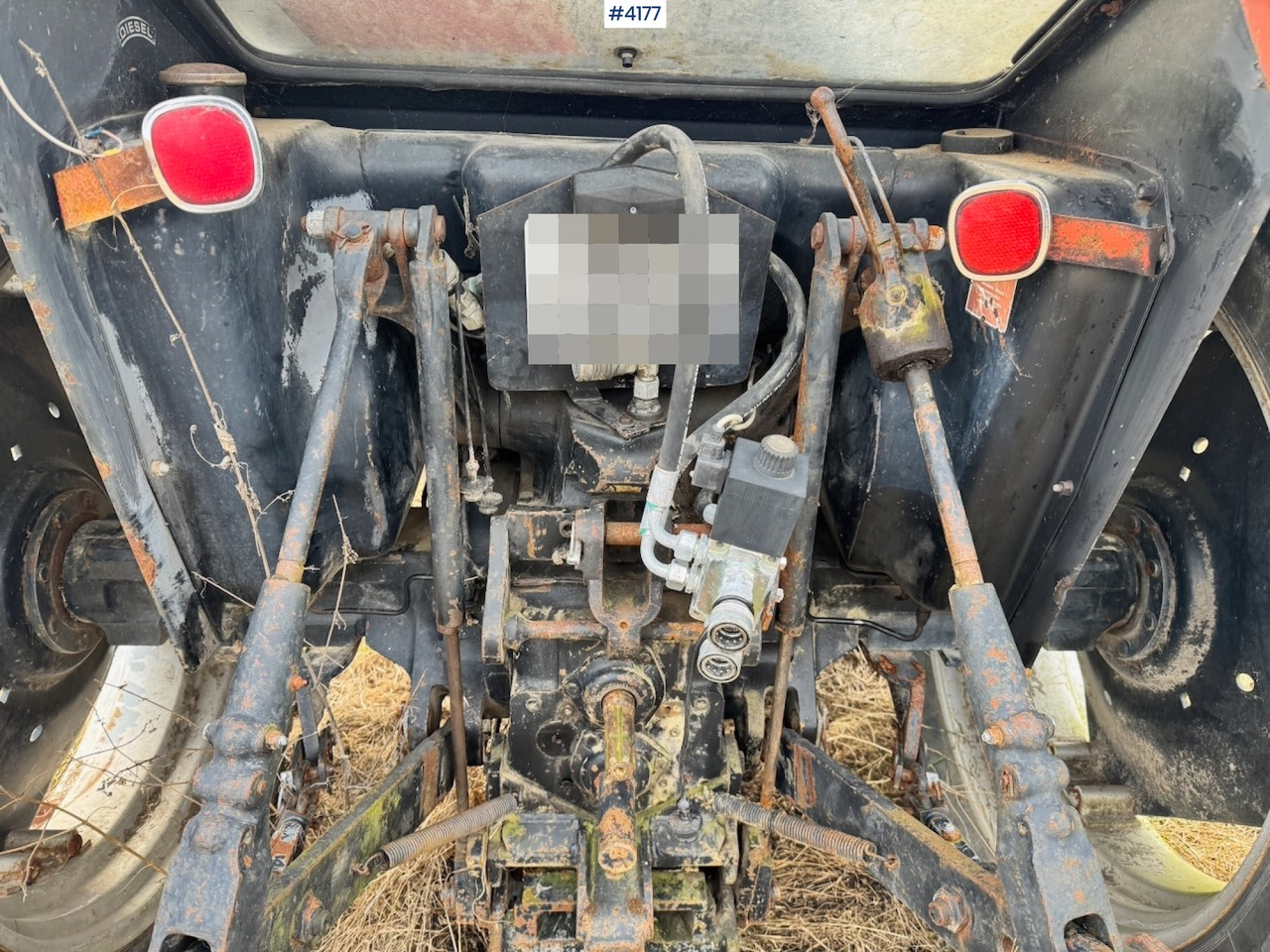 جرار 1986 Case International 685 4x2: صور 15