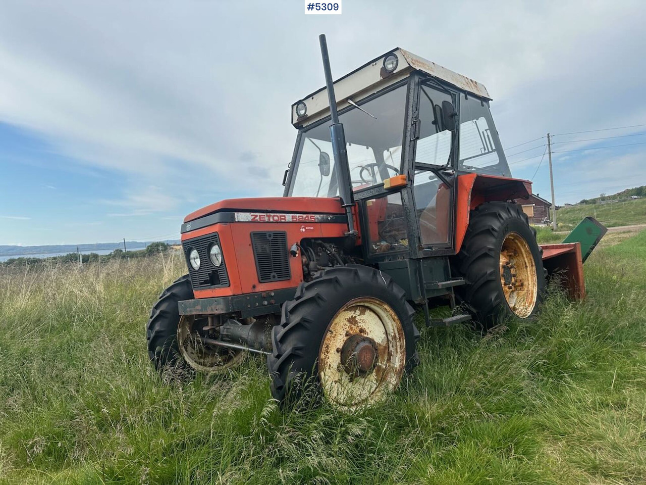 1989 Zetor 5245 tractor w/ snow blower. - جرار: صور 1 1989 Zetor 5245 tractor w/ snow blower. - جرار: صور 1