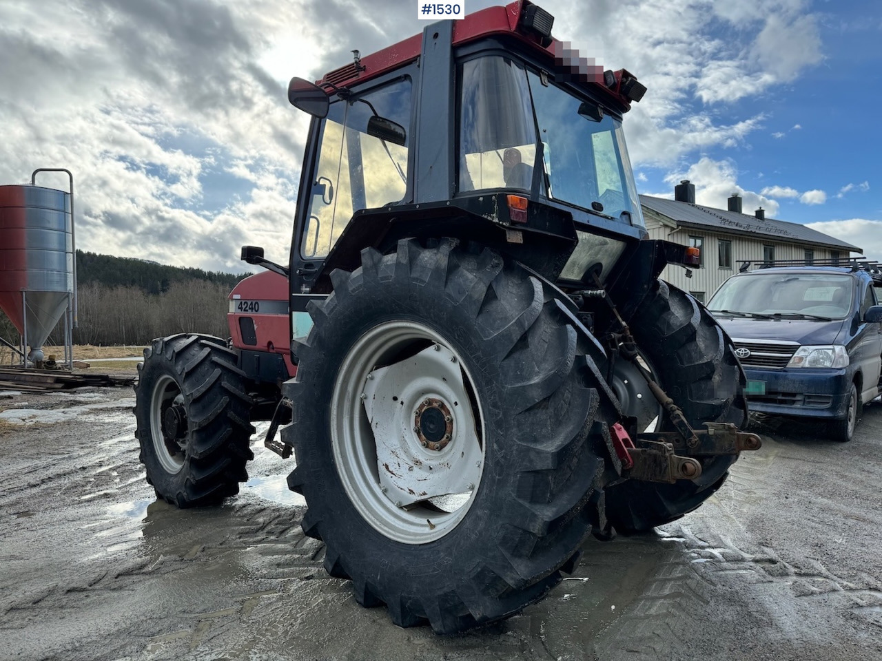 1996 Case CASE IH 4240 XL - جرار: صور 5 1996 Case CASE IH 4240 XL - جرار: صور 5