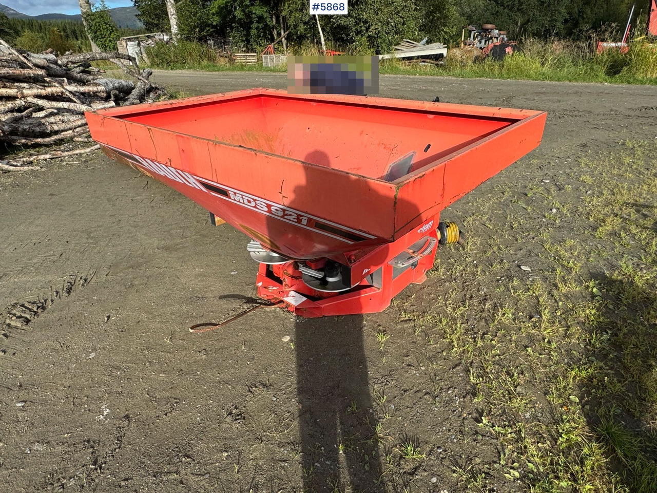 1997 Rauch MDS 921 Fertilizer spreader, partial repair project - آلة رش الأسمدة: صور 2 1997 Rauch MDS 921 Fertilizer spreader, partial repair project - آلة رش الأسمدة: صور 2