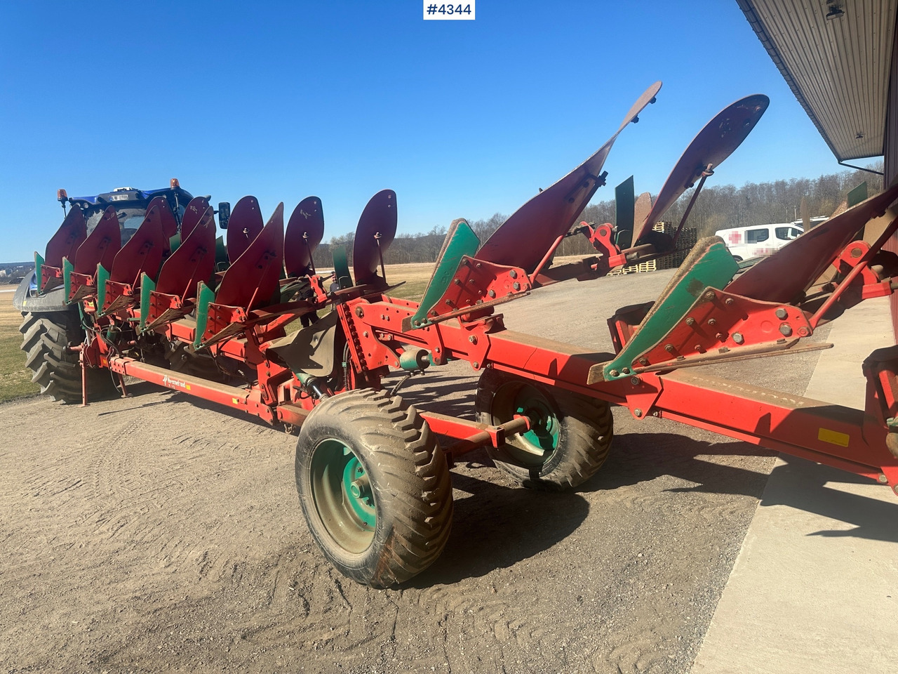 2000 Kverneland PL 100 8 skjærs vendeplog - ال معدات حراثه: صور 1 2000 Kverneland PL 100 8 skjærs vendeplog - ال معدات حراثه: صور 1