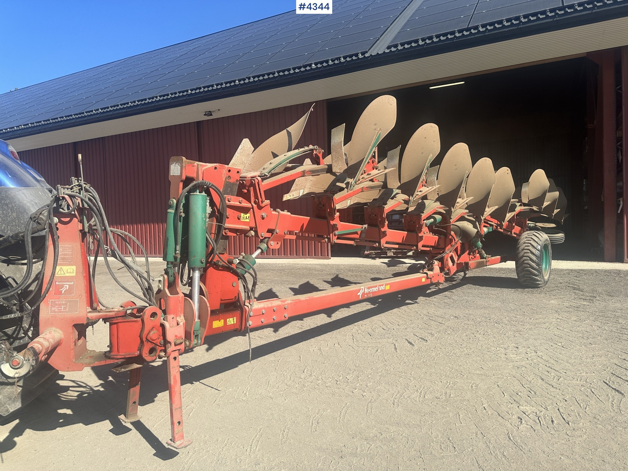 2000 Kverneland PL 100 8 skjærs vendeplog - ال معدات حراثه: صور 1 2000 Kverneland PL 100 8 skjærs vendeplog - ال معدات حراثه: صور 1