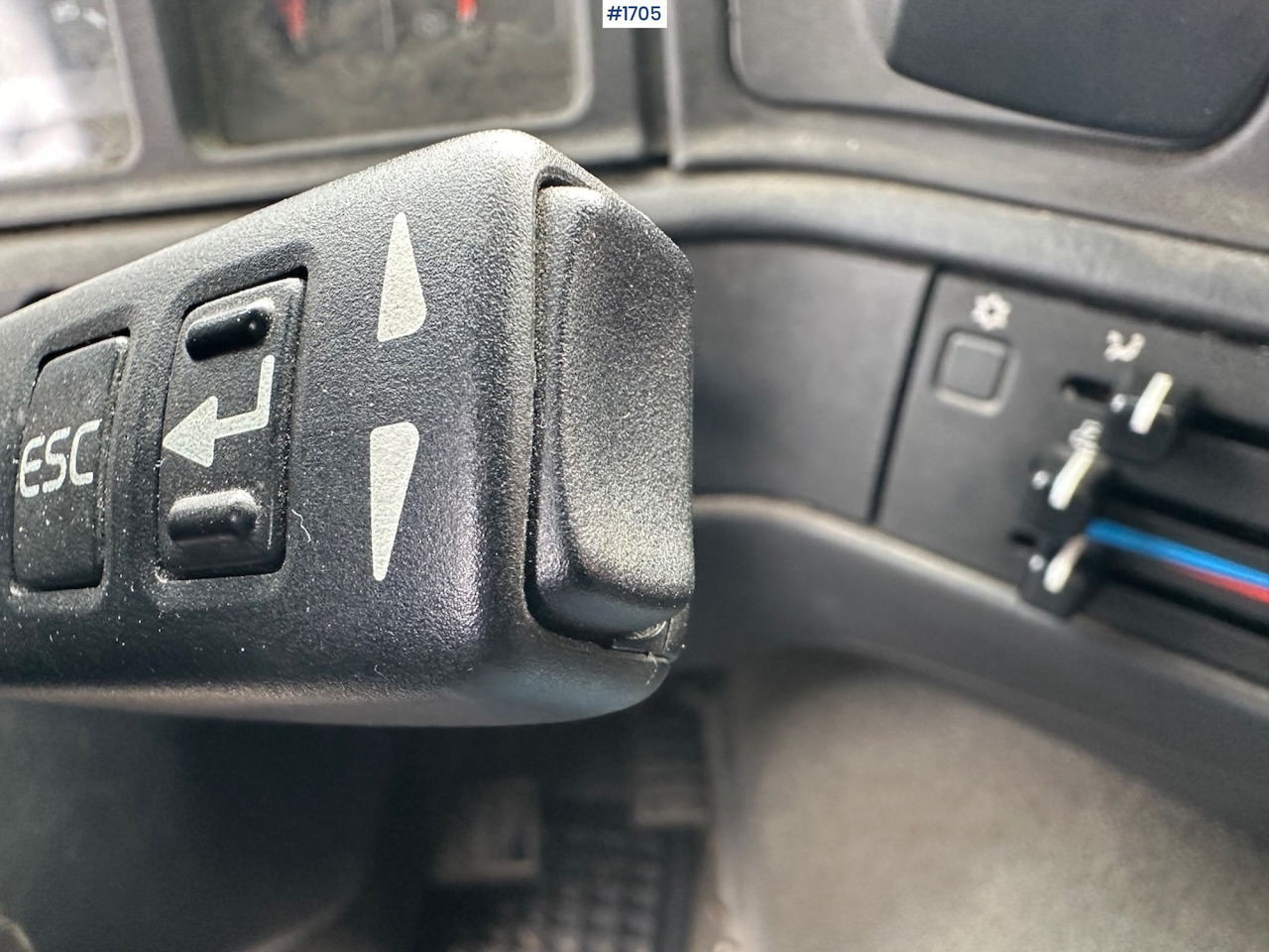 بصندوق مغلق شاحنة 2000 Volvo 250 4x2 reparasjonsobjekt: صور 20