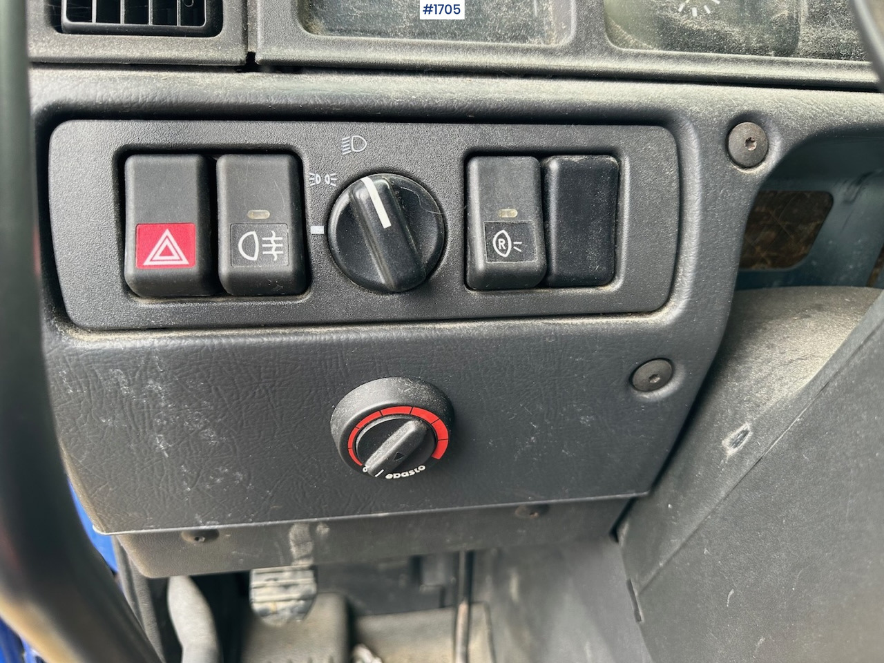 بصندوق مغلق شاحنة 2000 Volvo 250 4x2 reparasjonsobjekt: صور 19