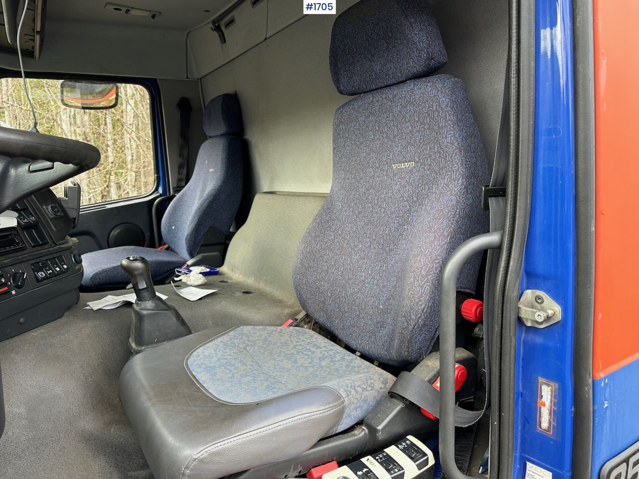 بصندوق مغلق شاحنة 2000 Volvo 250 4x2 reparasjonsobjekt: صور 12