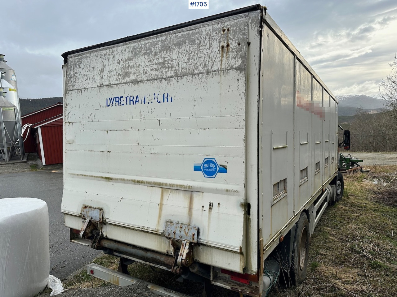 بصندوق مغلق شاحنة 2000 Volvo 250 4x2 reparasjonsobjekt: صور 8