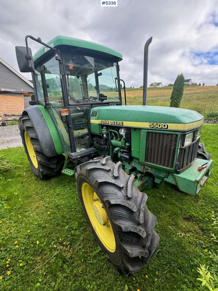 2001 John Deere 5500 - جرار: صور 3 2001 John Deere 5500 - جرار: صور 3