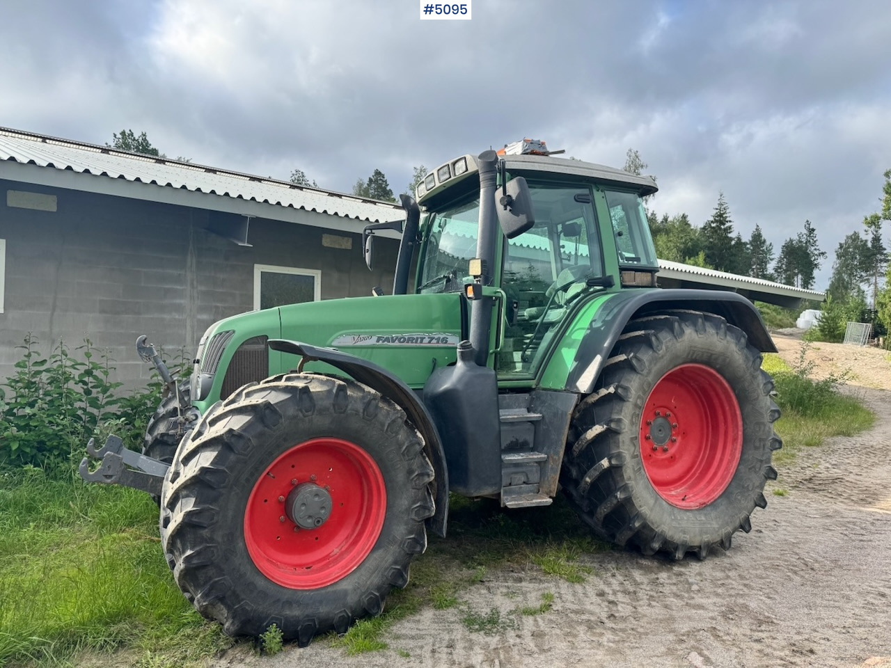 2002 Fendt 716 Vario w/ Front hydraulics. - جرار: صور 1 2002 Fendt 716 Vario w/ Front hydraulics. - جرار: صور 1