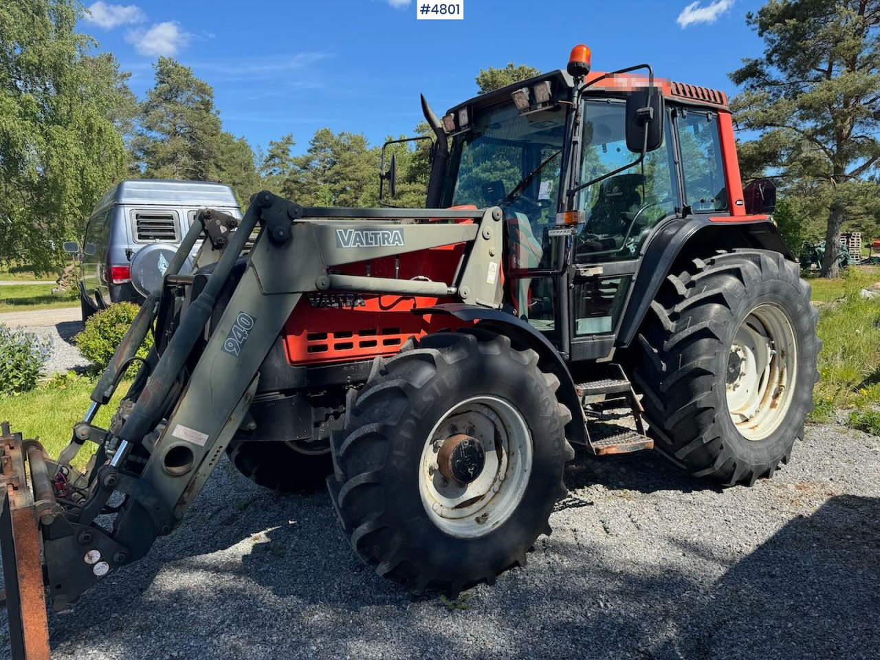 2002 Valtra 6300 4x4 w/ front loader - جرار: صور 1 2002 Valtra 6300 4x4 w/ front loader - جرار: صور 1