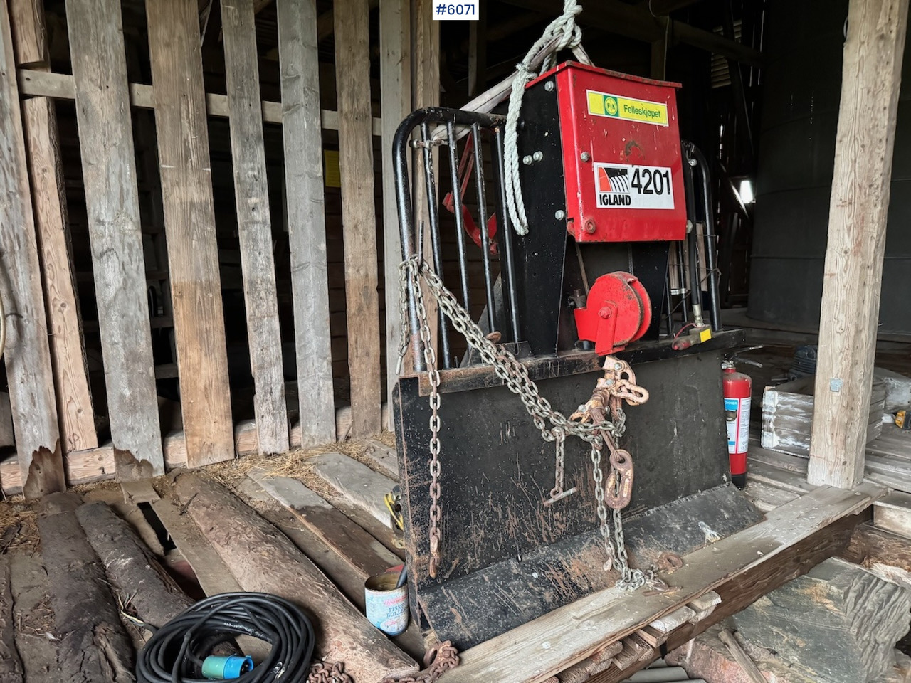2004 Igland 4201 winch - معدات الغابات: صور 3 2004 Igland 4201 winch - معدات الغابات: صور 3