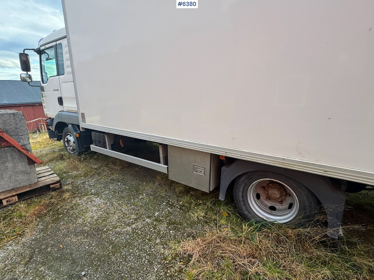 بصندوق مغلق شاحنة 2006 MAN TGL. 8.210 box truck: صور 16 بصندوق مغلق شاحنة 2006 MAN TGL. 8.210 box truck: صور 16