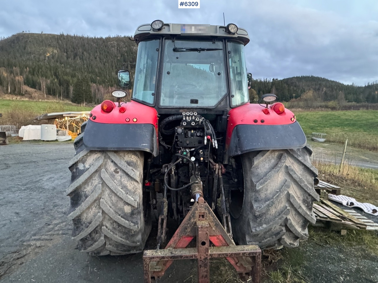 2007 Massey Ferguson 6465 Dyna 6 w/ front loader with 3rd function! - جرار: صور 4 2007 Massey Ferguson 6465 Dyna 6 w/ front loader with 3rd function! - جرار: صور 4