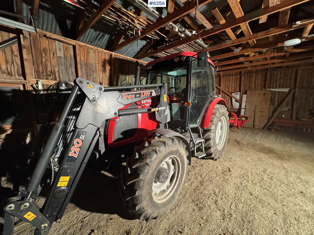2008 Zetor 8541 Proxima Plus with loader, pallet forks, and snow bucket. Only 1,452 hours! - جرار: صور 1 2008 Zetor 8541 Proxima Plus with loader, pallet forks, and snow bucket. Only 1,452 hours! - جرار: صور 1