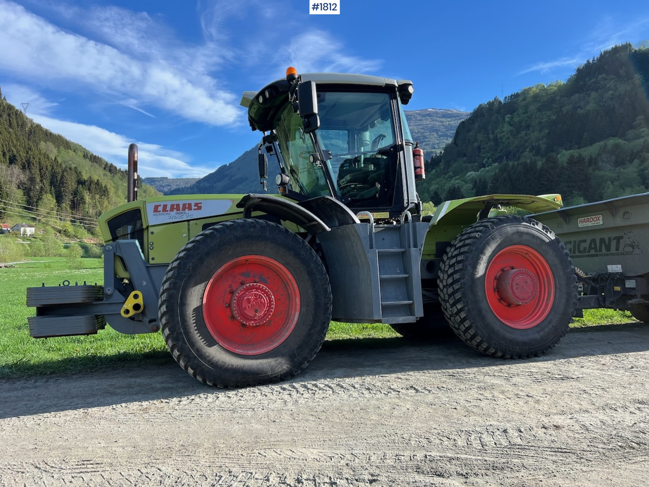 2009 Claas Xerion 3800 - جرار: صور 5 2009 Claas Xerion 3800 - جرار: صور 5