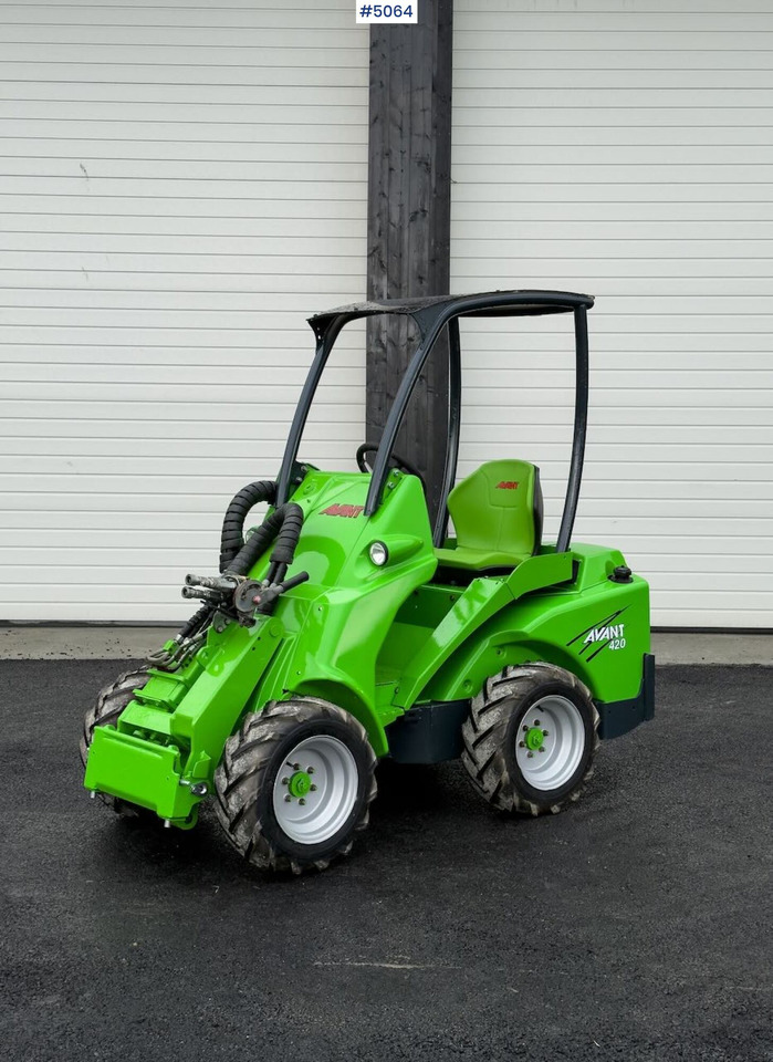 2012 Avant M420 w/ bucket NEWLY SERVICED - لودر مفصلي صغير: صور 1 2012 Avant M420 w/ bucket NEWLY SERVICED - لودر مفصلي صغير: صور 1