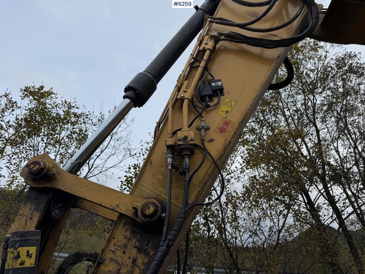 2012 Cat 324 E w/ rotor tilt, sanding bucket and digging bucket. - حفارة: صور 3 2012 Cat 324 E w/ rotor tilt, sanding bucket and digging bucket. - حفارة: صور 3
