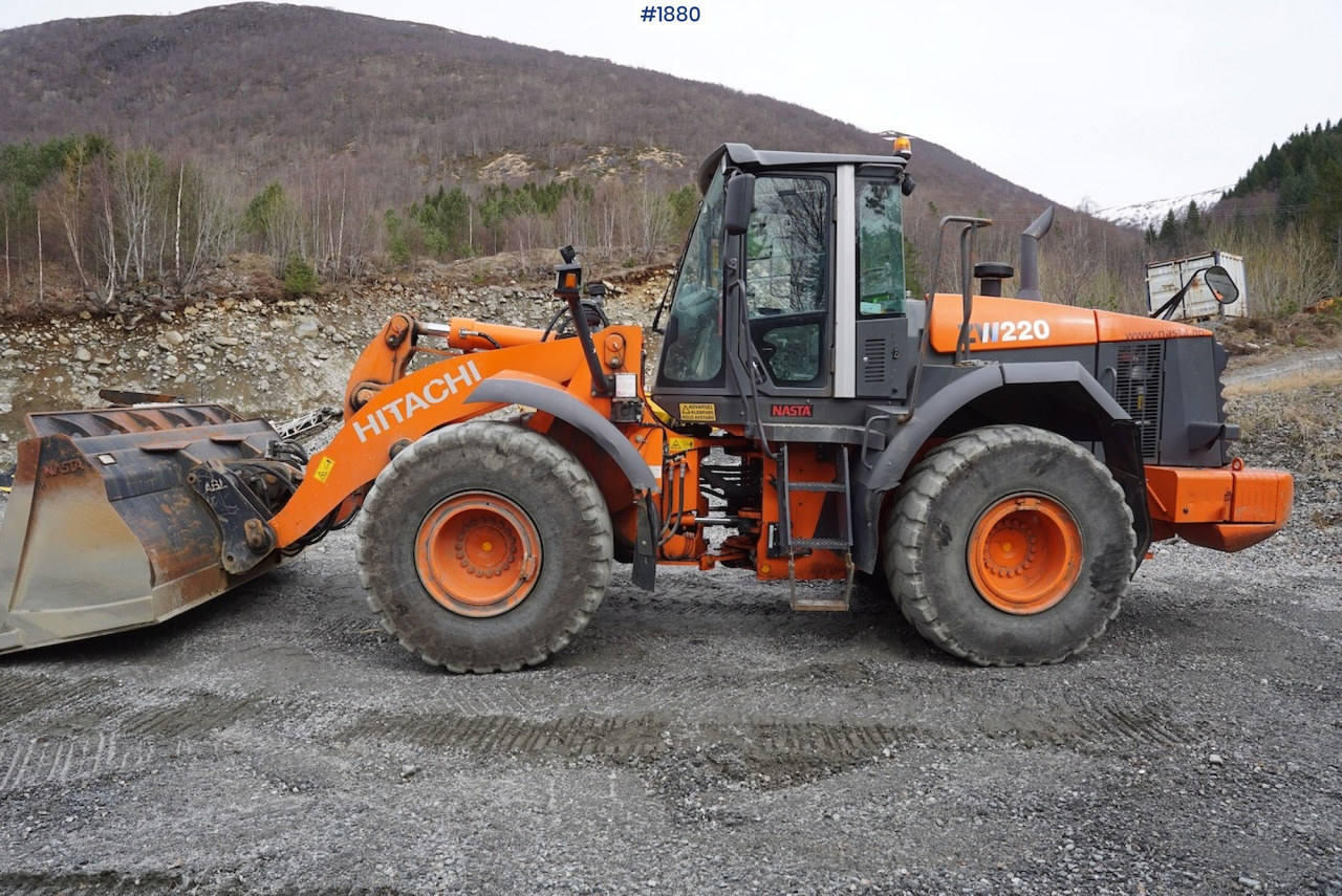 2012 Hitachi ZW220 - اللودر بعجل: صور 1 2012 Hitachi ZW220 - اللودر بعجل: صور 1