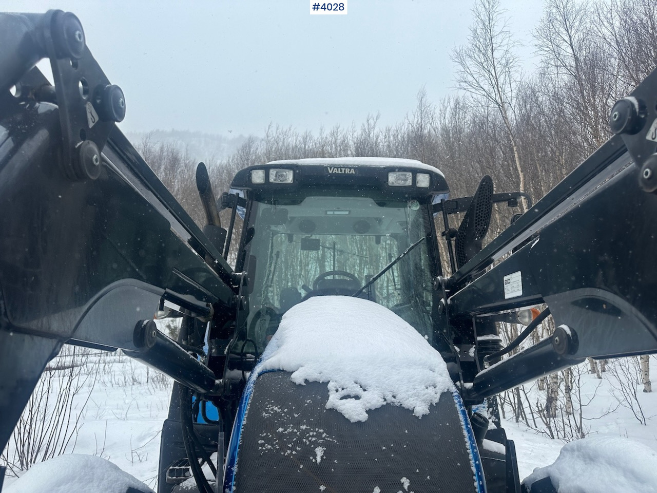 جرار 2012 Valtra N122 4x4 traktor w/ front loader and Dalen snow blower: صور 10
