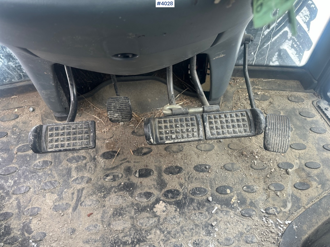 جرار 2012 Valtra N122 4x4 traktor w/ front loader and Dalen snow blower: صور 19