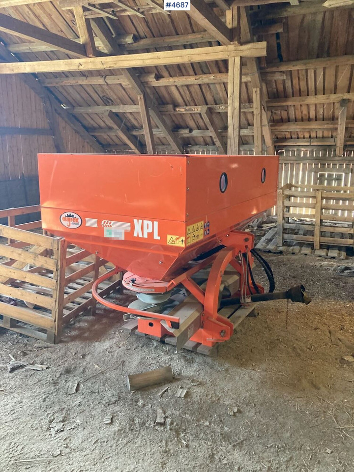 2013 Agrex XP1 1500 Fertilizer Spreader - آلة رش الأسمدة: صور 1 2013 Agrex XP1 1500 Fertilizer Spreader - آلة رش الأسمدة: صور 1