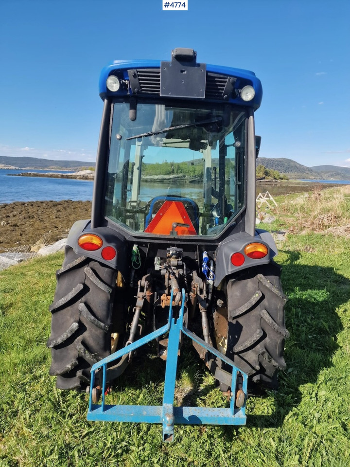 2013 New Holland T3020 w/ front loader, bucket & blade - جرار: صور 4 2013 New Holland T3020 w/ front loader, bucket & blade - جرار: صور 4