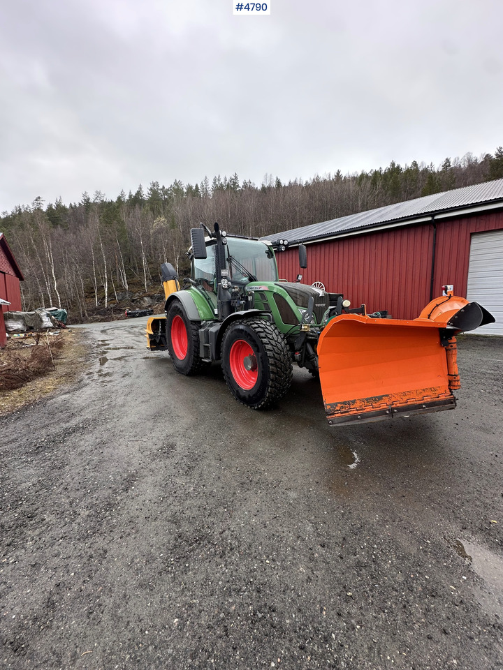2014 Fendt 514 Vario 4x4 w/ front loader, folding plow, snow blower and sand spreader - جرار: صور 2 2014 Fendt 514 Vario 4x4 w/ front loader, folding plow, snow blower and sand spreader - جرار: صور 2