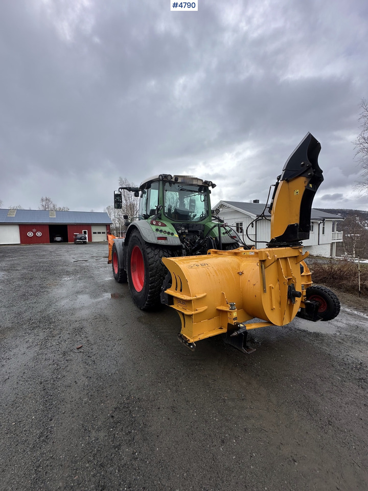 2014 Fendt 514 Vario 4x4 w/ front loader, folding plow, snow blower and sand spreader - جرار: صور 3 2014 Fendt 514 Vario 4x4 w/ front loader, folding plow, snow blower and sand spreader - جرار: صور 3