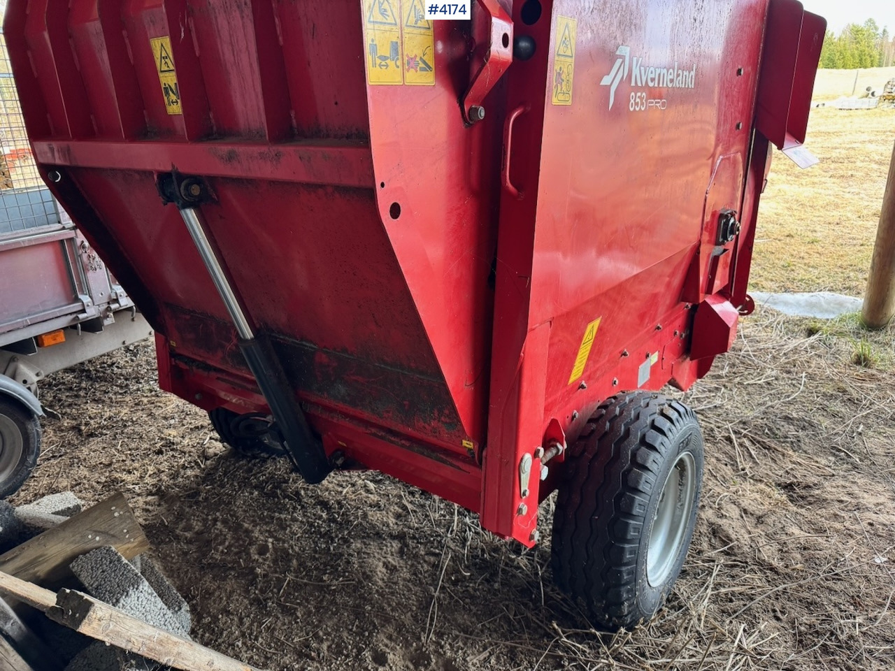 2017 Kverneland 853 Pro Halmblåser - معدات القش: صور 5 2017 Kverneland 853 Pro Halmblåser - معدات القش: صور 5