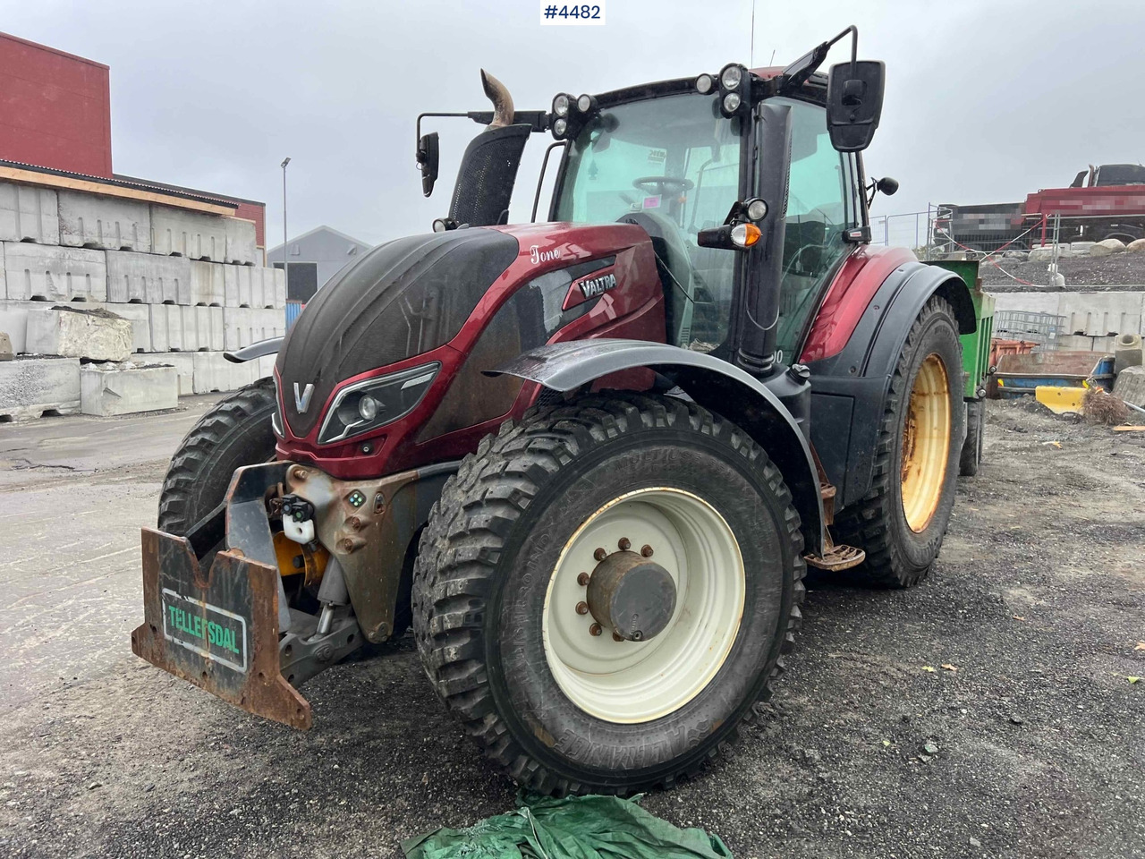 2017 Valtra T234 tractor Plow rigged Tractor w/ 2011 Foss-Eik 5.150 Trailer - جرار: صور 1 2017 Valtra T234 tractor Plow rigged Tractor w/ 2011 Foss-Eik 5.150 Trailer - جرار: صور 1