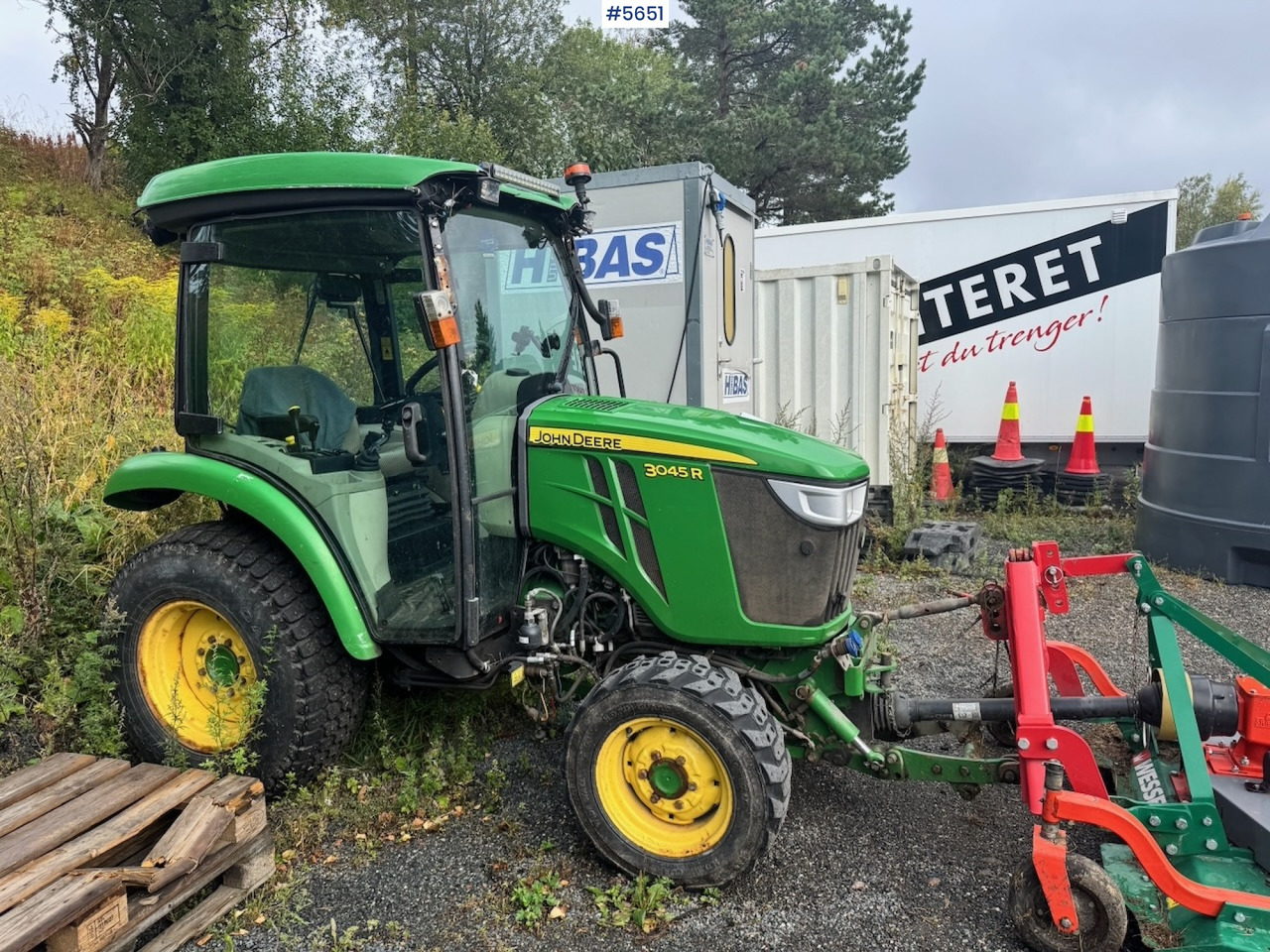 2018 John Deere 3045R with front hydraulics and front PTO - جرار: صور 1 2018 John Deere 3045R with front hydraulics and front PTO - جرار: صور 1