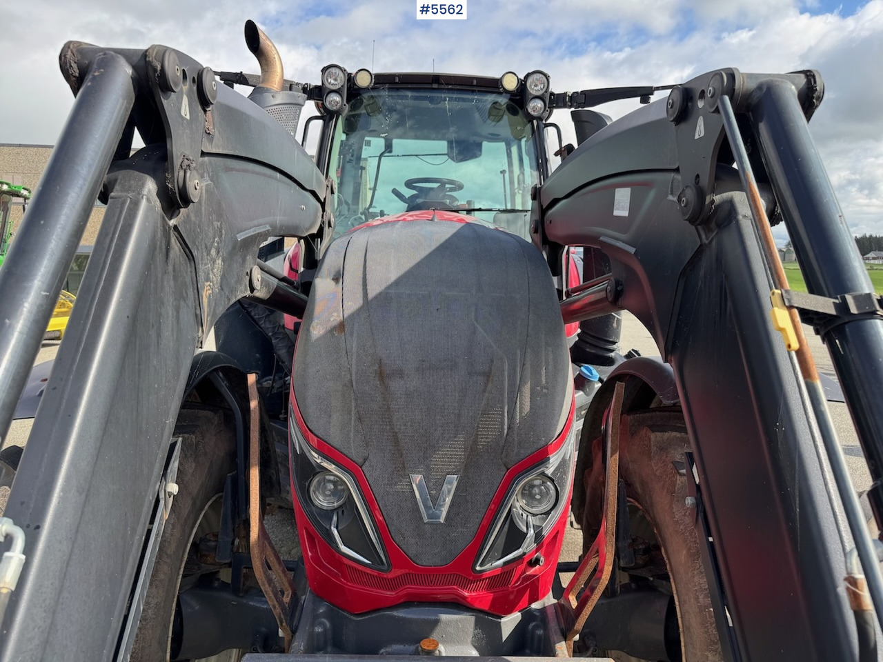 2018 Valtra T194 w/ front loader. - جرار: صور 4 2018 Valtra T194 w/ front loader. - جرار: صور 4