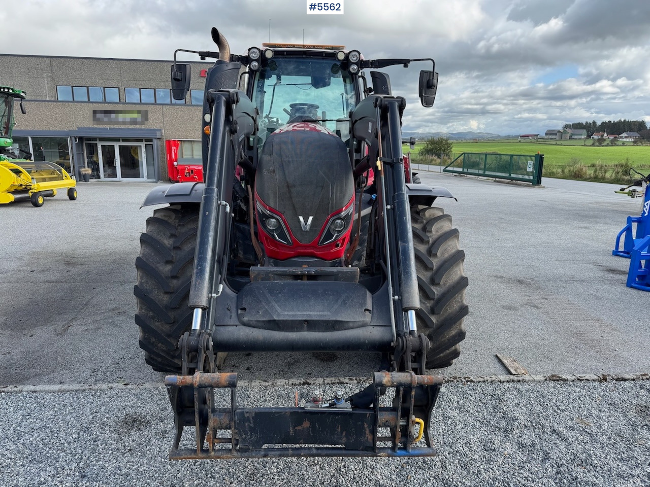 2018 Valtra T194 w/ front loader. - جرار: صور 3 2018 Valtra T194 w/ front loader. - جرار: صور 3