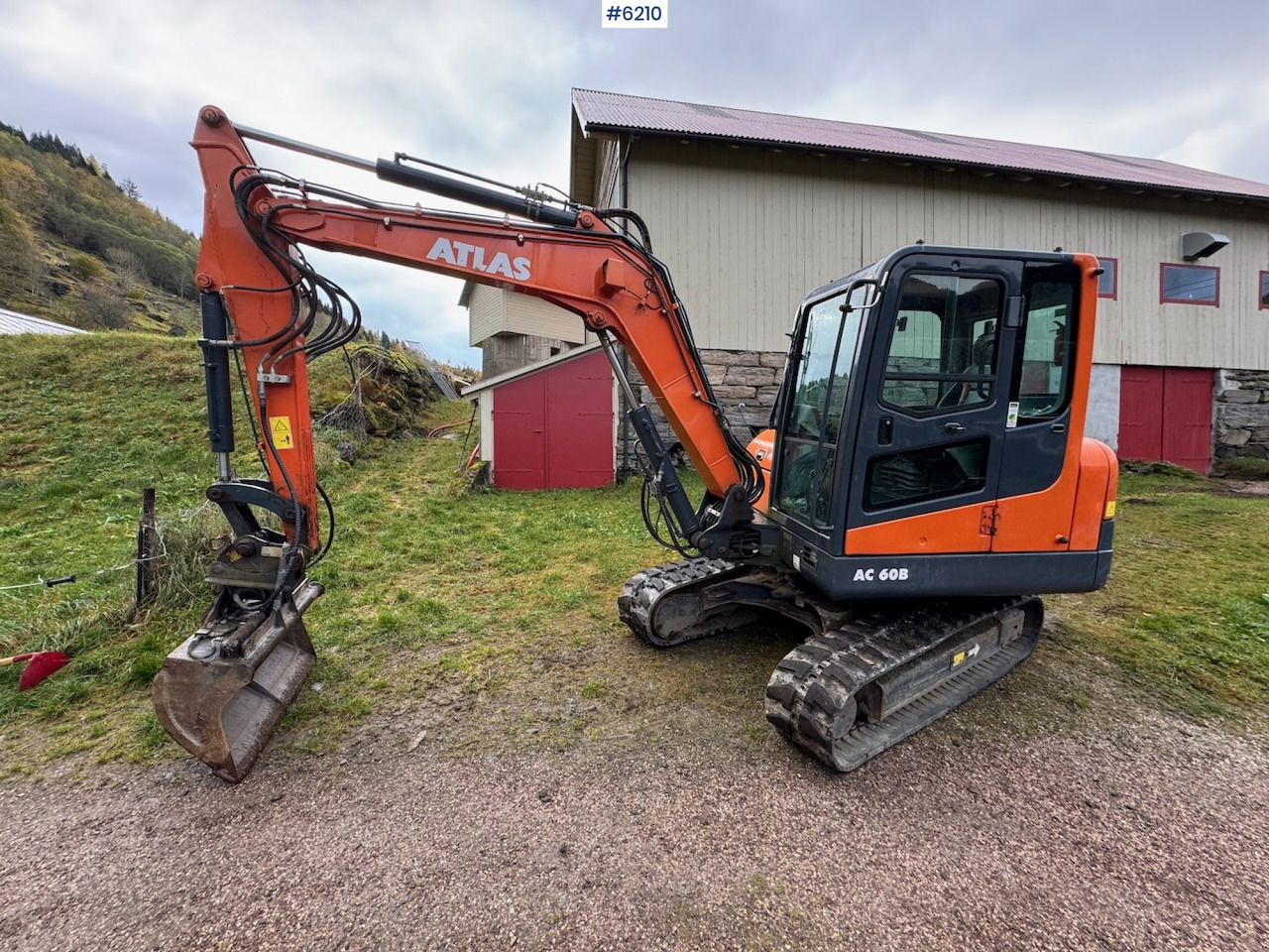 2019 Atlas AC 60B with 3 buckets, grapple, and spike. Low hours!! - حفارة: صور 4 2019 Atlas AC 60B with 3 buckets, grapple, and spike. Low hours!! - حفارة: صور 4