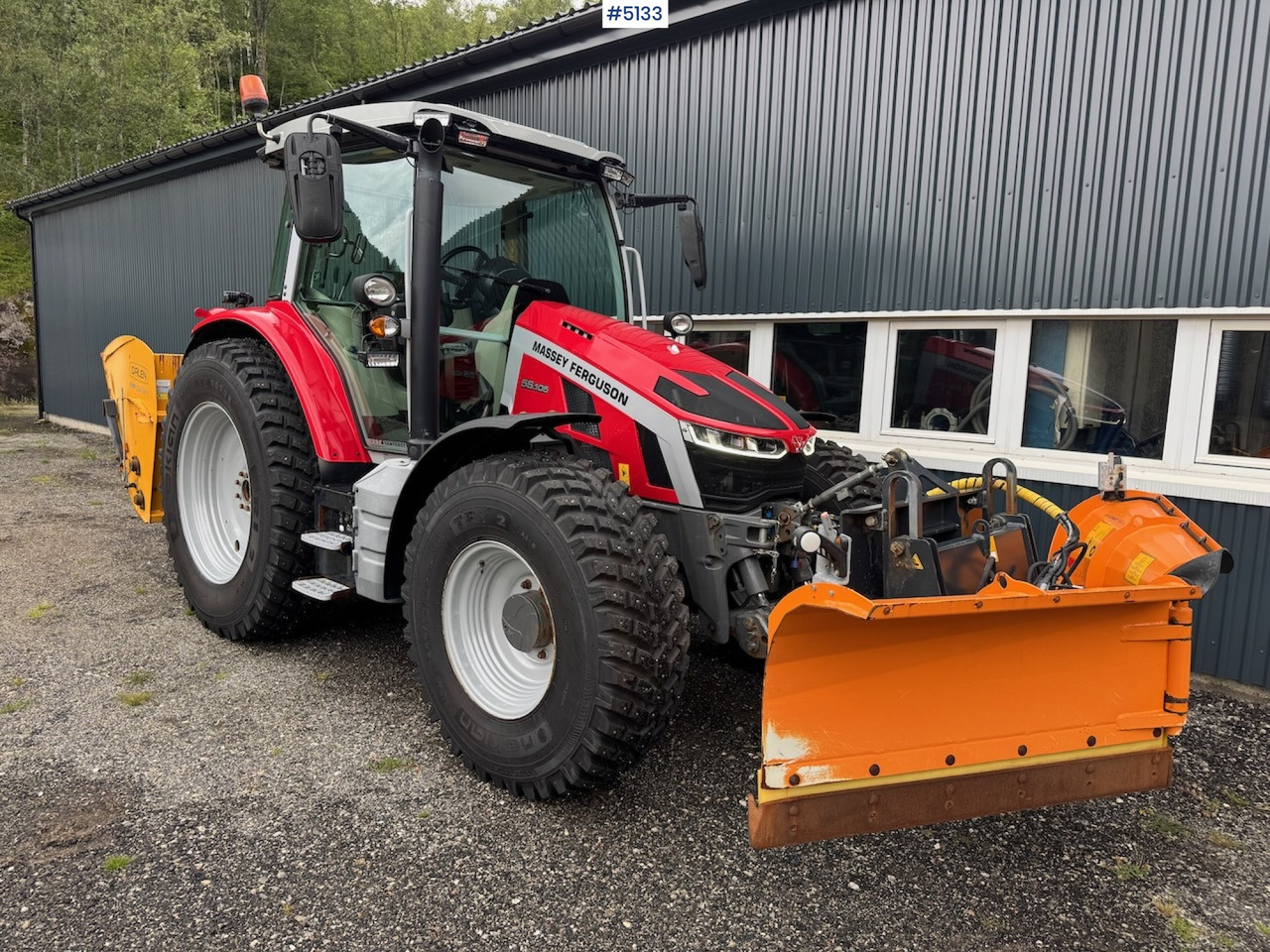 2022 Massey Ferguson 5S.105 w/front hydraulics and plowing rig - جرار: صور 1 2022 Massey Ferguson 5S.105 w/front hydraulics and plowing rig - جرار: صور 1