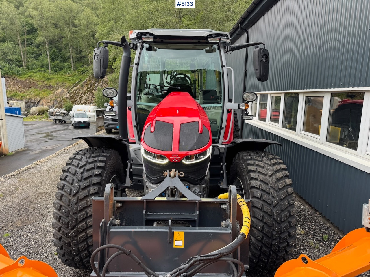 2022 Massey Ferguson 5S.105 w/front hydraulics and plowing rig - جرار: صور 4 2022 Massey Ferguson 5S.105 w/front hydraulics and plowing rig - جرار: صور 4