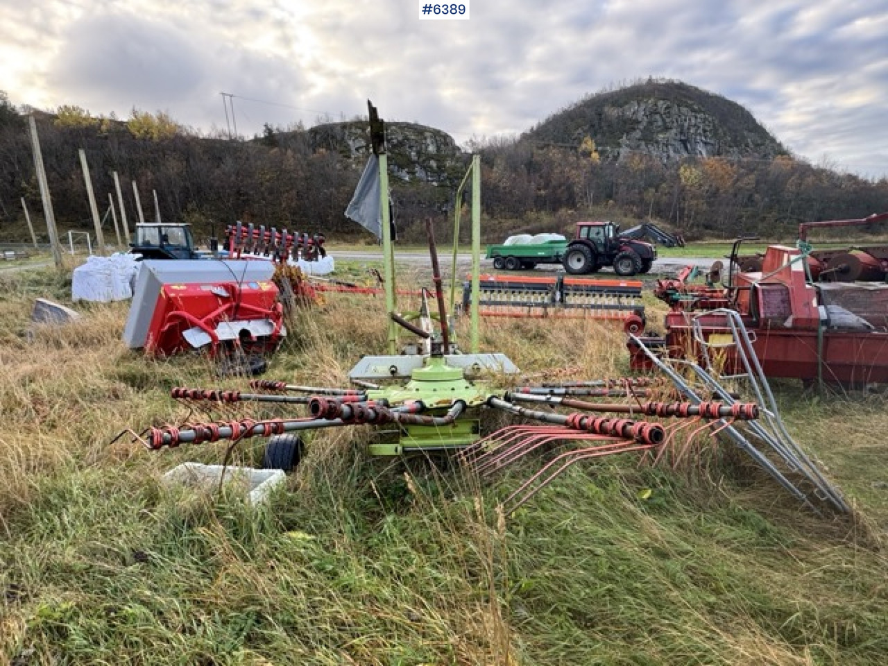 Claas Liner 470S - معدات القش: صور 4 Claas Liner 470S - معدات القش: صور 4