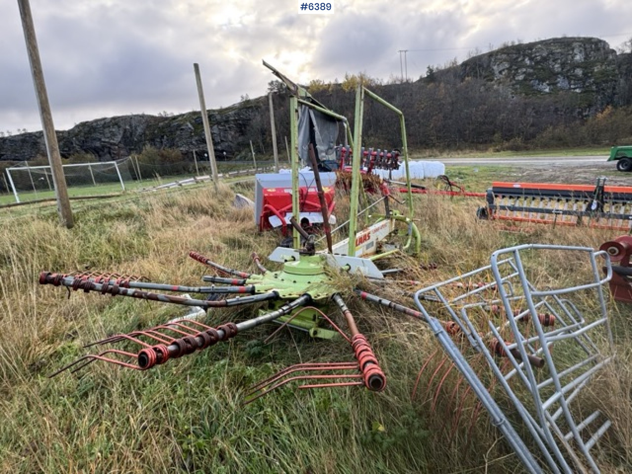 Claas Liner 470S - معدات القش: صور 3 Claas Liner 470S - معدات القش: صور 3