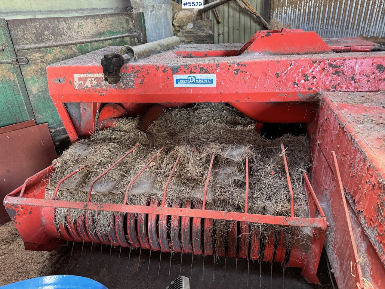 Deutz Fahr Square baler. - معدات القش: صور 5 Deutz Fahr Square baler. - معدات القش: صور 5