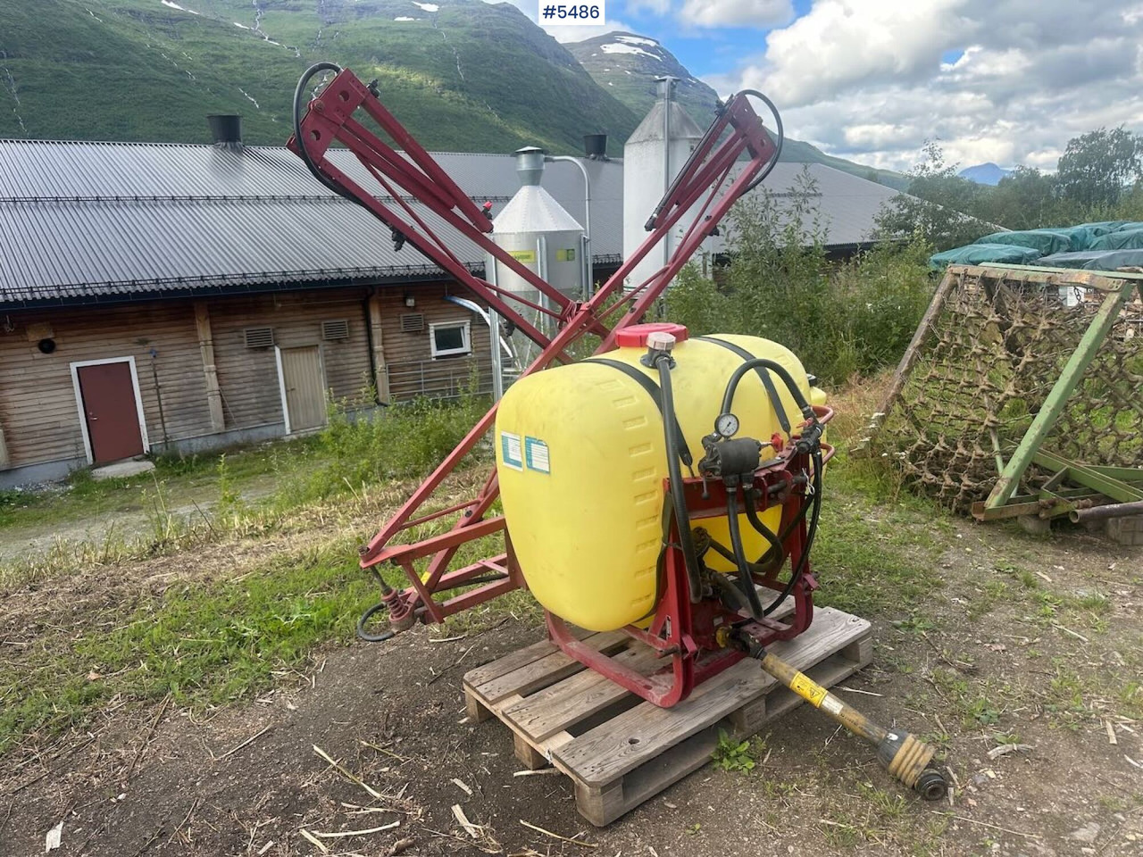 HARDI Field sprayer 8 meters. - آلة الرش: صور 1 HARDI Field sprayer 8 meters. - آلة الرش: صور 1