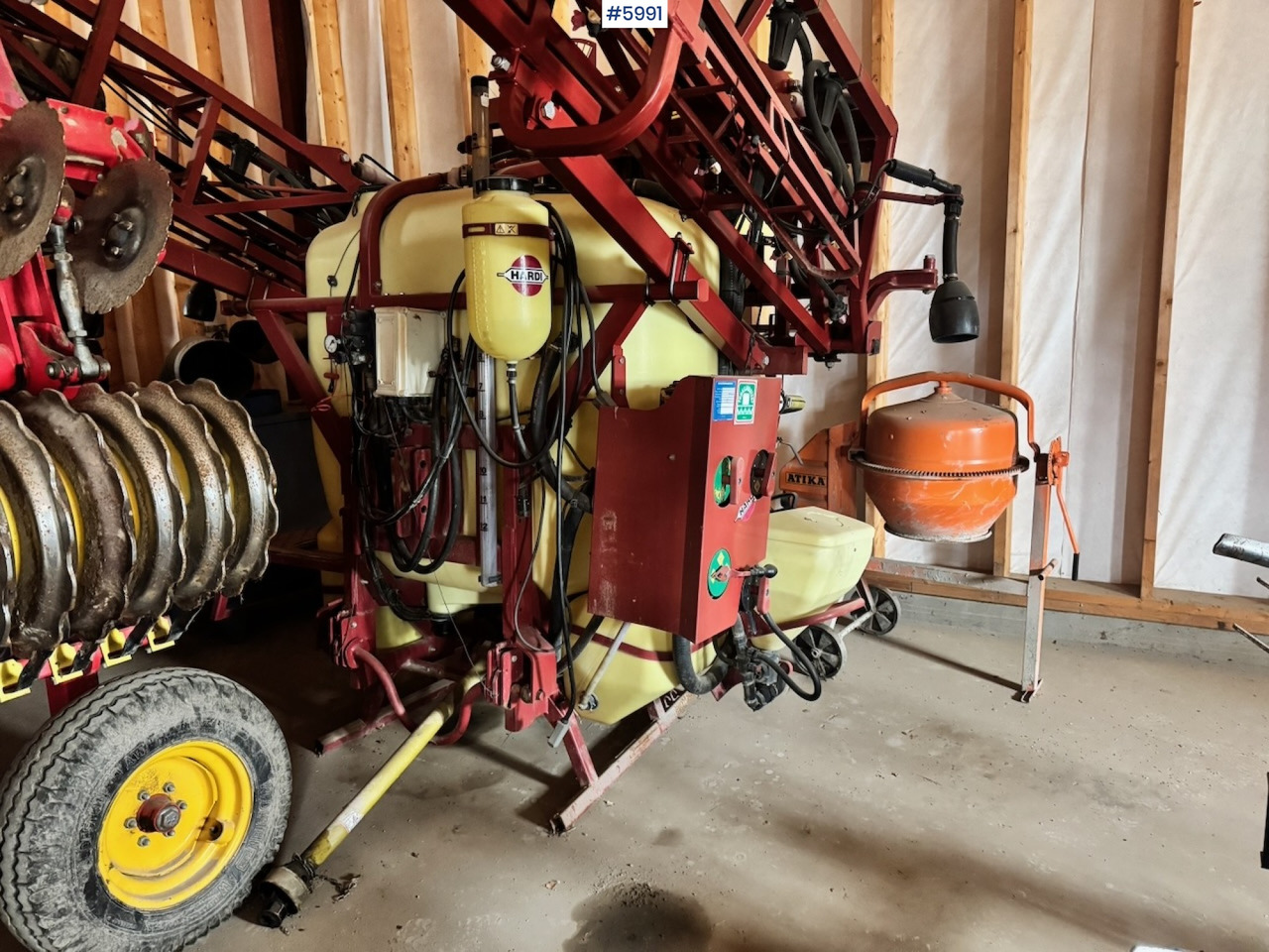 Hardi Åkersprøyte. 21 w booms. - آلة الرش: صور 1 Hardi Åkersprøyte. 21 w booms. - آلة الرش: صور 1