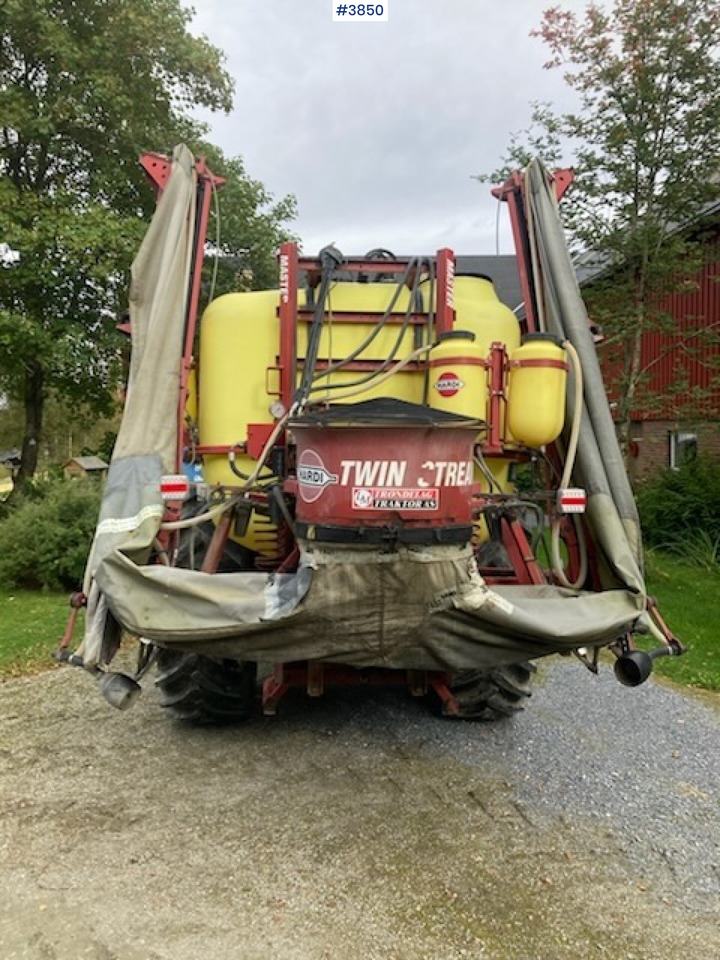 Hardi Master Twin Stream 12M field sprayer - آلة الرش: صور 1 Hardi Master Twin Stream 12M field sprayer - آلة الرش: صور 1