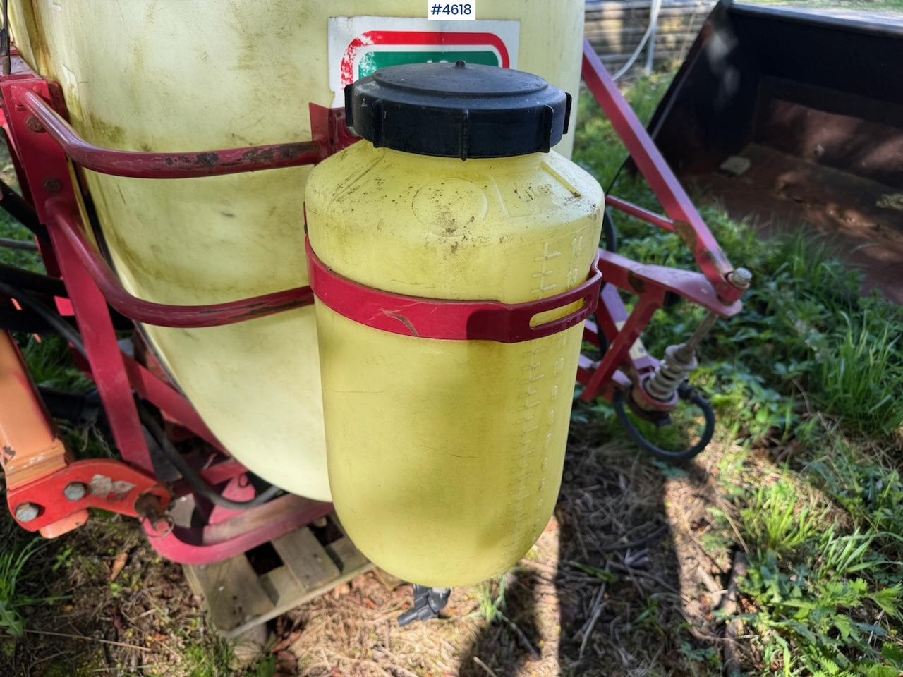 آلة الرش Hardi NK 800 w/ 10 m boom.: صور 13 آلة الرش Hardi NK 800 w/ 10 m boom.: صور 13