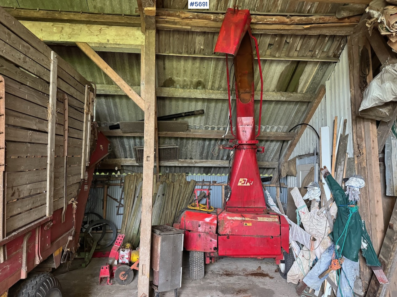 JF FC 850 Fine shredder + a dividing machine. - معدات القش: صور 3 JF FC 850 Fine shredder + a dividing machine. - معدات القش: صور 3