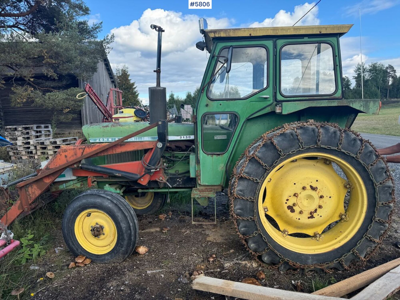 John Deere 2130 - جرار: صور 1 John Deere 2130 - جرار: صور 1