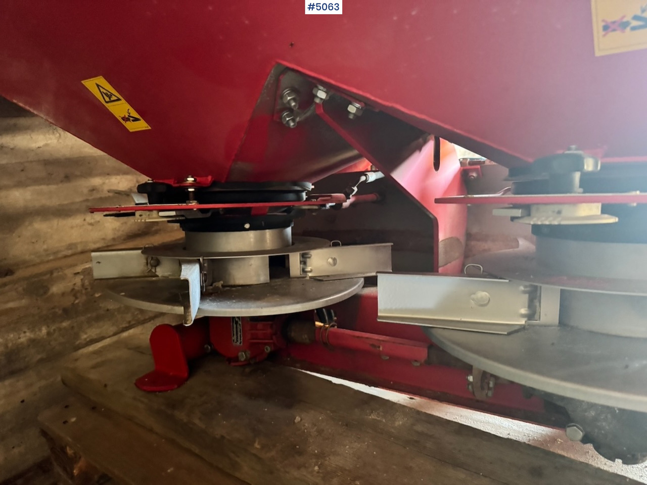 Kverneland Accord Fertilizer spreader - آلة رش الأسمدة: صور 2 Kverneland Accord Fertilizer spreader - آلة رش الأسمدة: صور 2