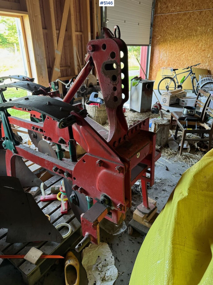 ال معدات حراثه Kverneland Model A 3-furrow plough: صور 8